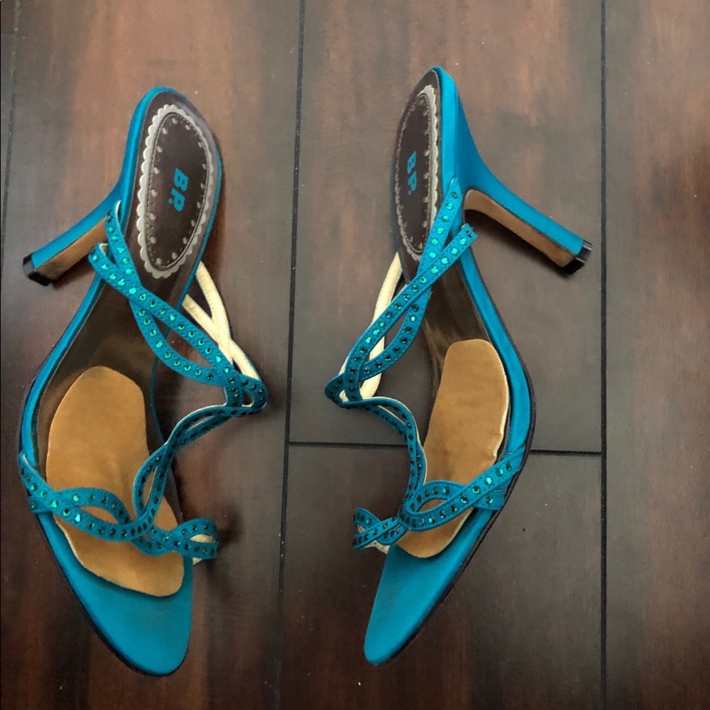 Shoes - Picture 4 of 5